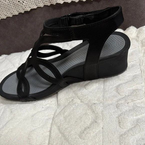 BareTraps Black Strappy Sandals - Picture 2 of 4